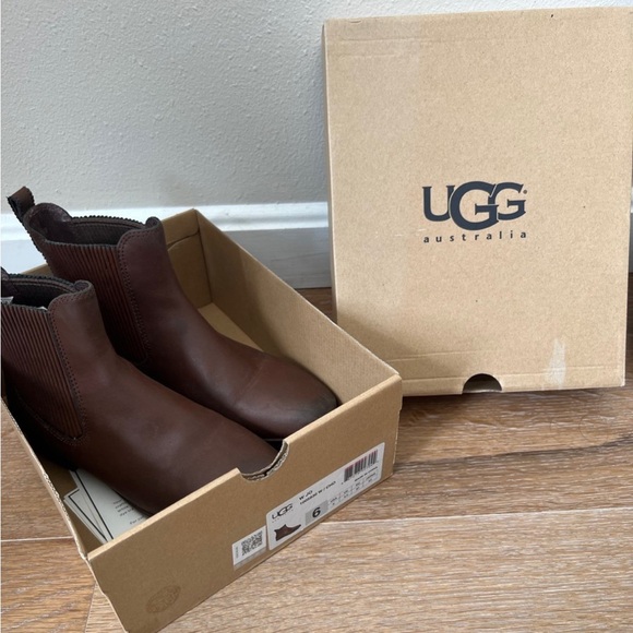 UGG Australia Leather Chelsea Boots size 6 - Picture 11 of 12